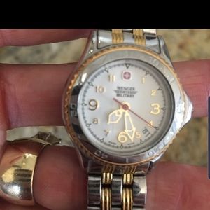 EUC! Wenger 79095 Swiss Military Avalanche Women's Watch Stainless Steel Watch